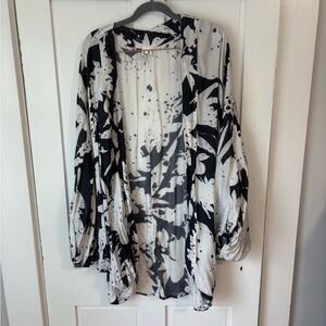 Black and White Floral Women's Top